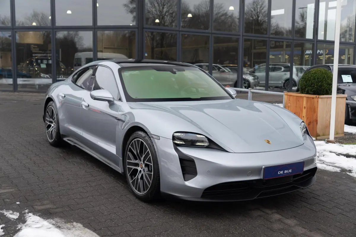 4S Performance 84 kWh|1 Eig.|Matrix|Chrono|Achteras besturing|Panoramadak|SportDesign|Bose|Luchtvering|Full Option|Dealer Onderhouden