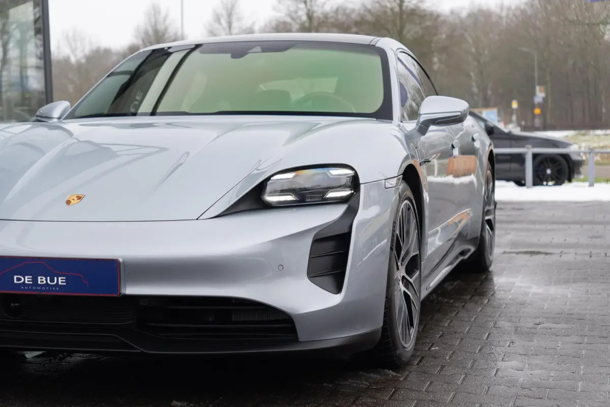 4S Performance 84 kWh|1 Eig.|Matrix|Chrono|Achteras besturing|Panoramadak|SportDesign|Bose|Luchtvering|Full Option|Dealer Onderhouden