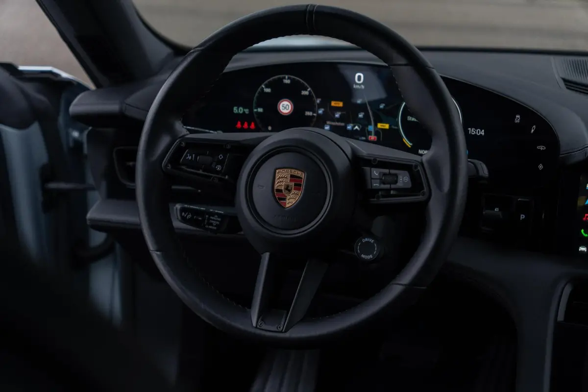 4S Performance 84 kWh|1 Eig.|Matrix|Chrono|Achteras besturing|Panoramadak|SportDesign|Bose|Luchtvering|Full Option|Dealer Onderhouden