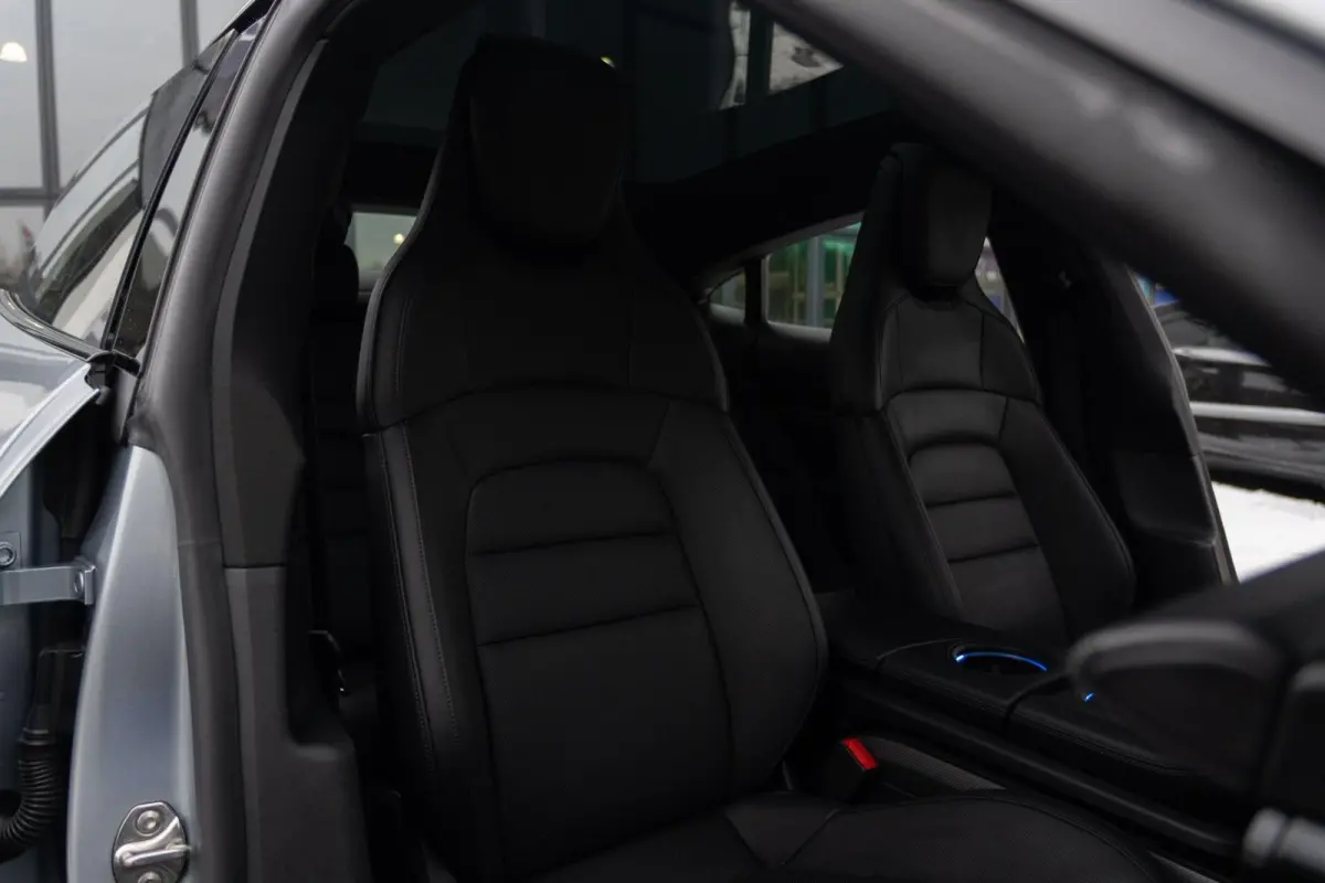 4S Performance 84 kWh|1 Eig.|Matrix|Chrono|Achteras besturing|Panoramadak|SportDesign|Bose|Luchtvering|Full Option|Dealer Onderhouden