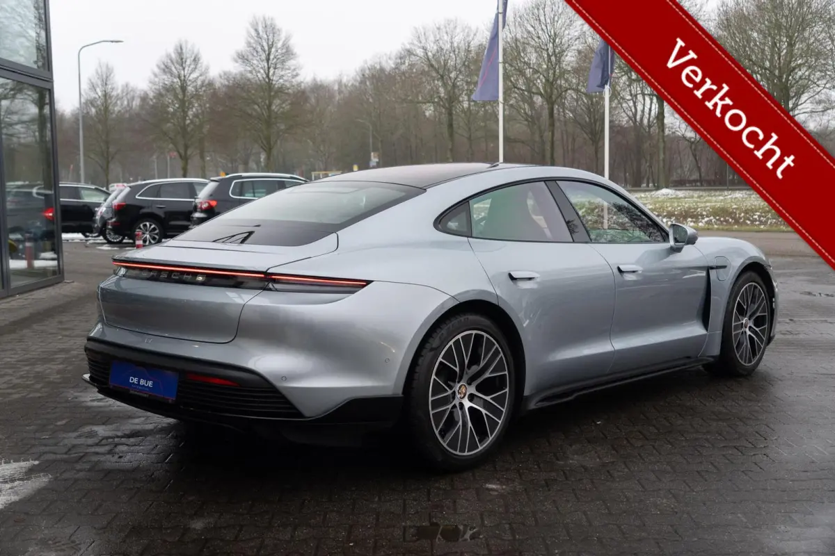 4S Performance 84 kWh|1 Eig.|Matrix|Chrono|Achteras besturing|Panoramadak|SportDesign|Bose|Luchtvering|Full Option|Dealer Onderhouden