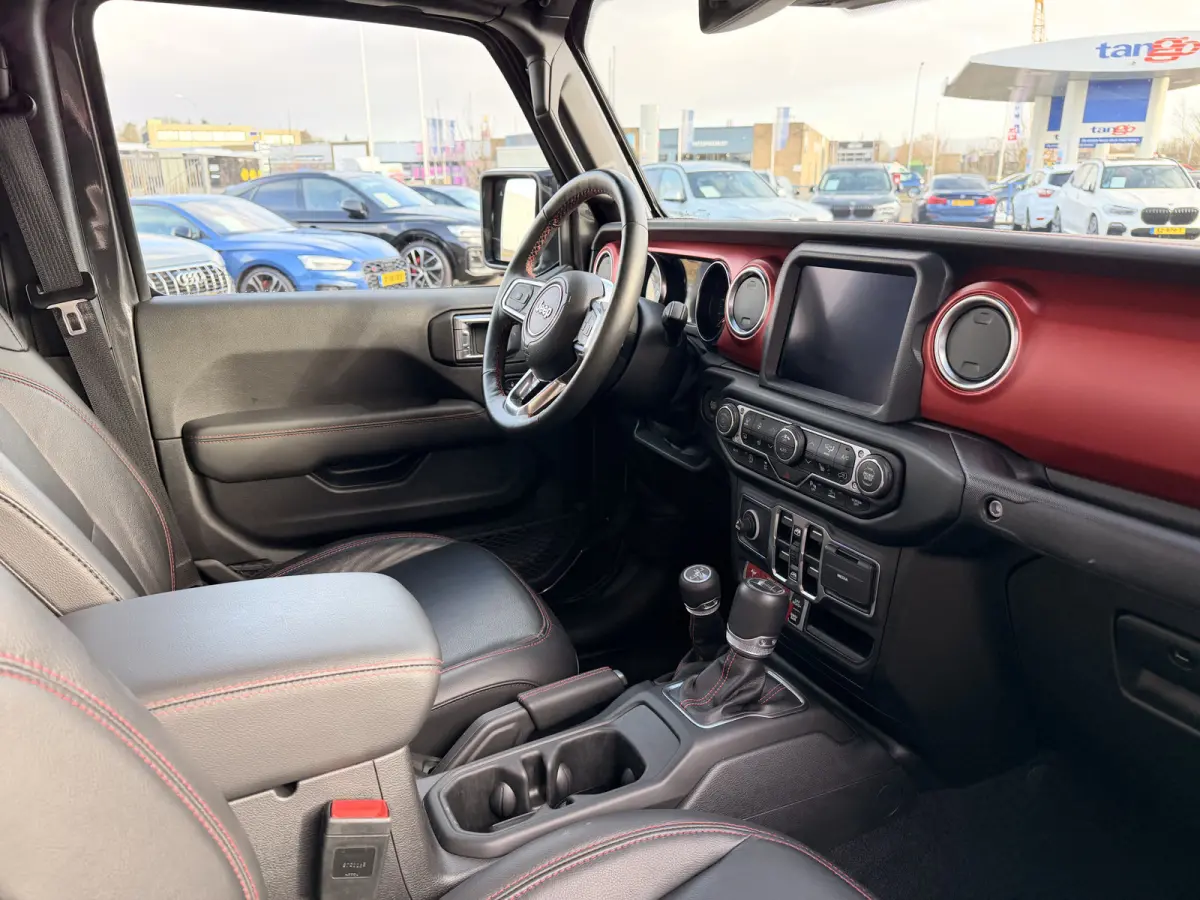 JEEP RUBICON 3.6L V6 5 Zitplaatsen Trekhaak Tonneau cover Carplay Leder LED BTW
