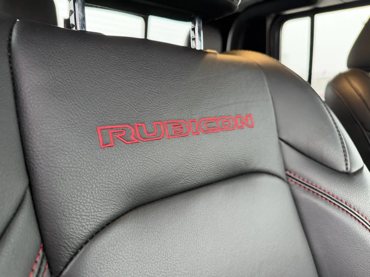 JEEP RUBICON 3.6L V6 5 Zitplaatsen Trekhaak Tonneau cover Carplay Leder LED BTW