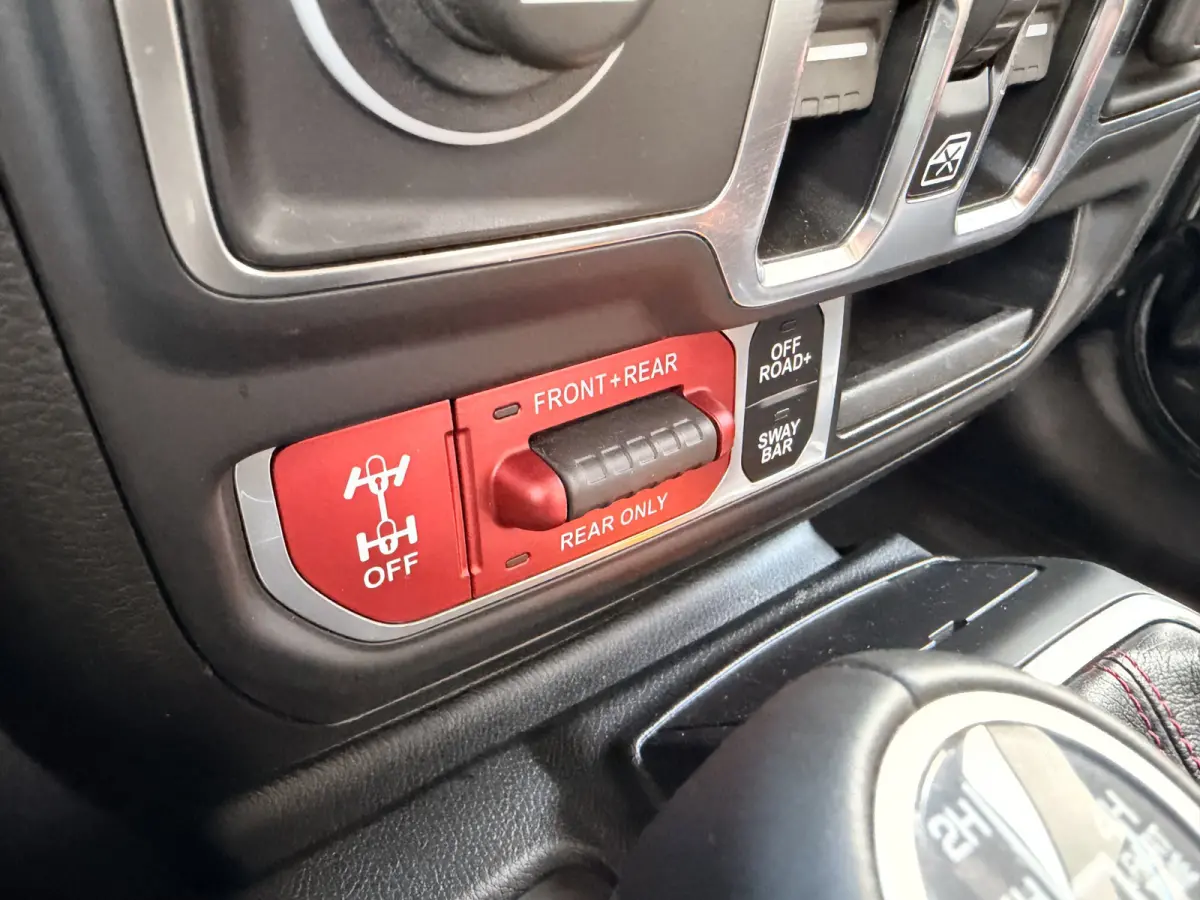 JEEP RUBICON 3.6L V6 5 Zitplaatsen Trekhaak Tonneau cover Carplay Leder LED BTW