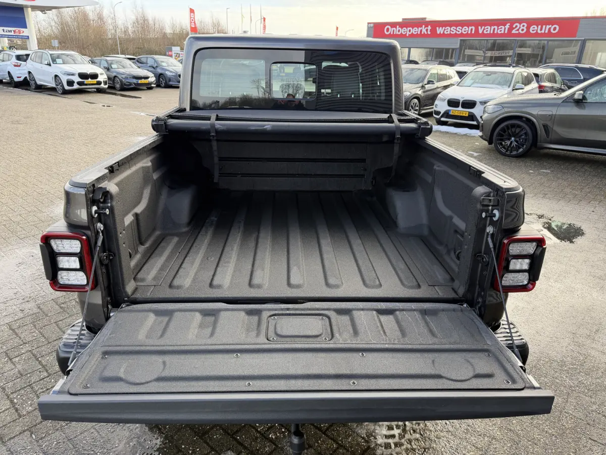 JEEP RUBICON 3.6L V6 5 Zitplaatsen Trekhaak Tonneau cover Carplay Leder LED BTW