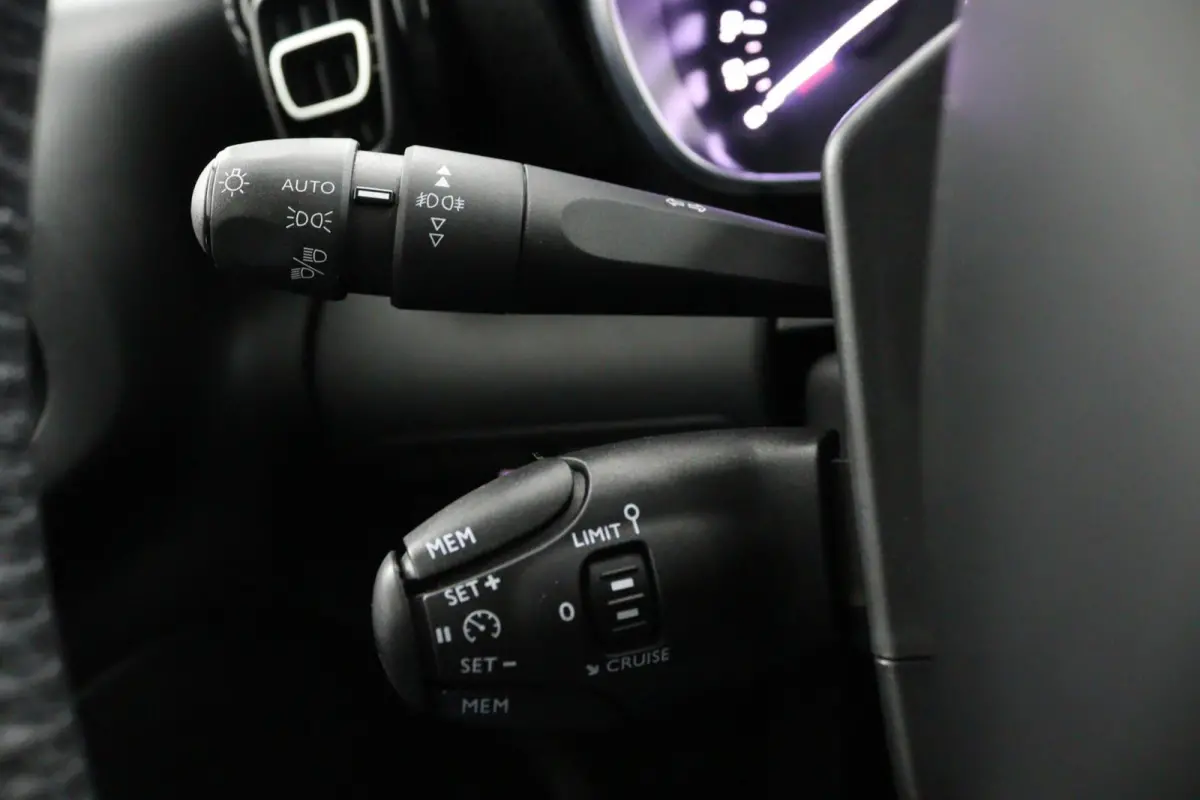 1.2 Shine | Stoelverwarming | Leder | Camera |