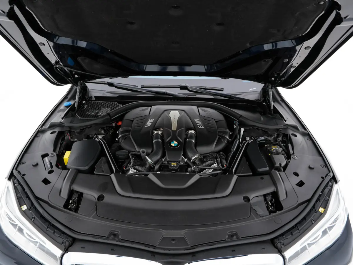 750i Long M-Aerodynamic xDrive High Executive Aut. *PANO | DESIGN-LEATHER | LASER-LED | SOFTCLOSE |TOPVIEW | HARMAN/KARDON-SOUND | MEMORY-PACK | NAVI-FULLMAP | KEYLESS | ADAPTIVE-CRUISE | HE