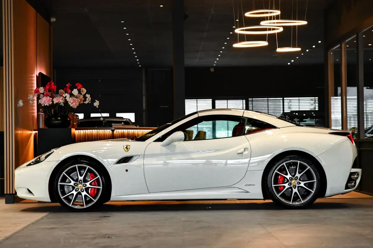 4.3 V8 30. F1, 490PK, Carbon, Driver Zone, Keramisch, Camera!