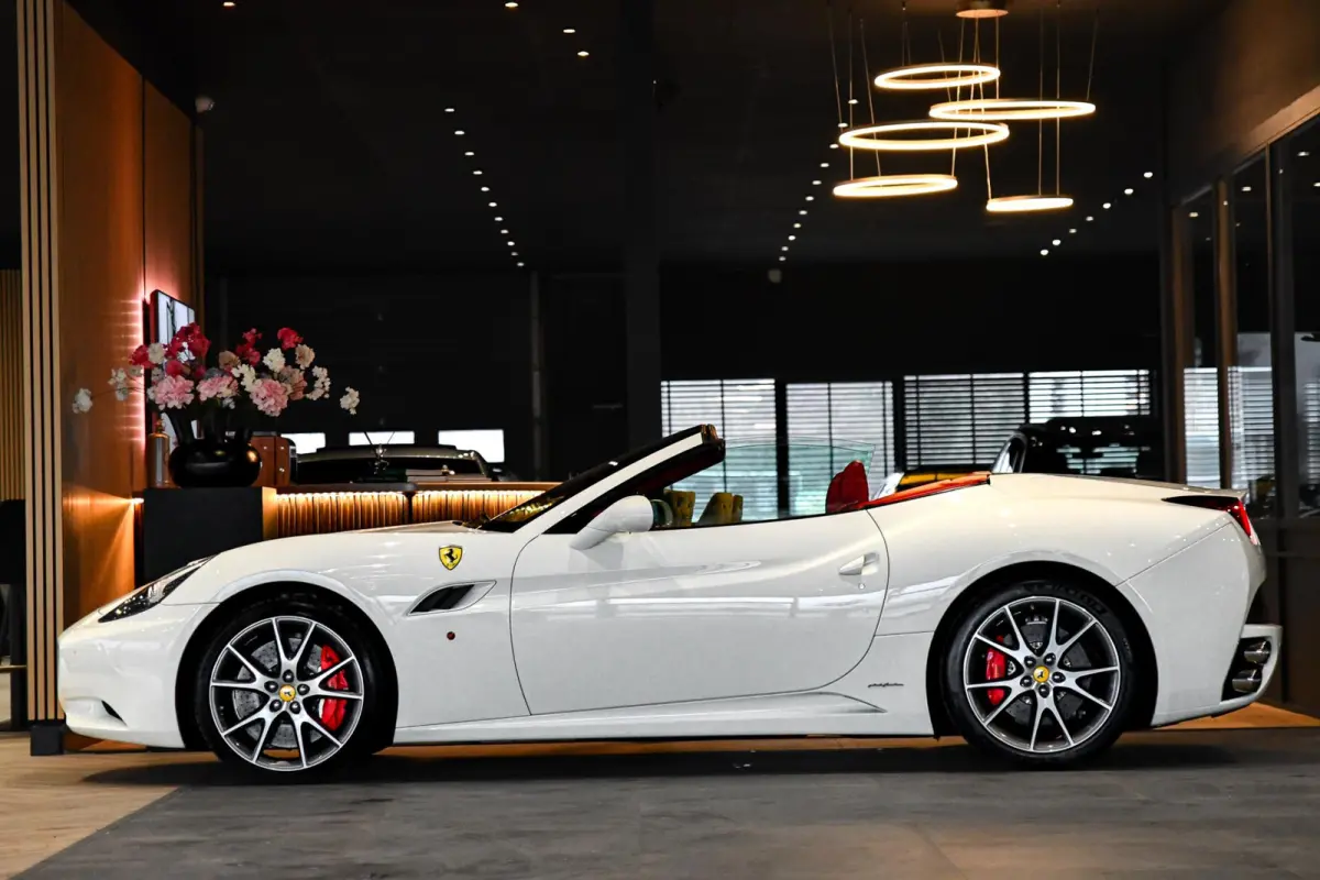 4.3 V8 30. F1, 490PK, Carbon, Driver Zone, Keramisch, Camera!