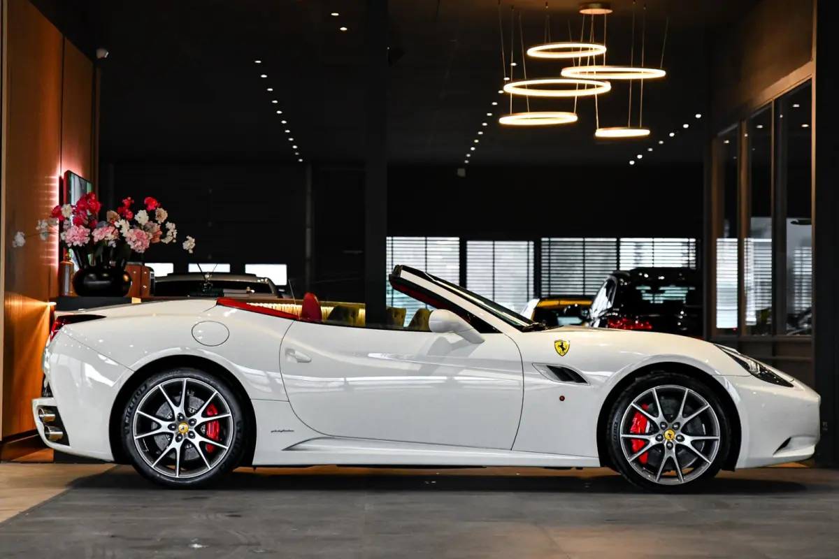 4.3 V8 30. F1, 490PK, Carbon, Driver Zone, Keramisch, Camera!