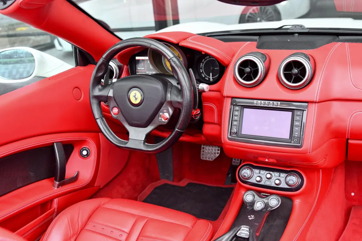 4.3 V8 30. F1, 490PK, Carbon, Driver Zone, Keramisch, Camera!