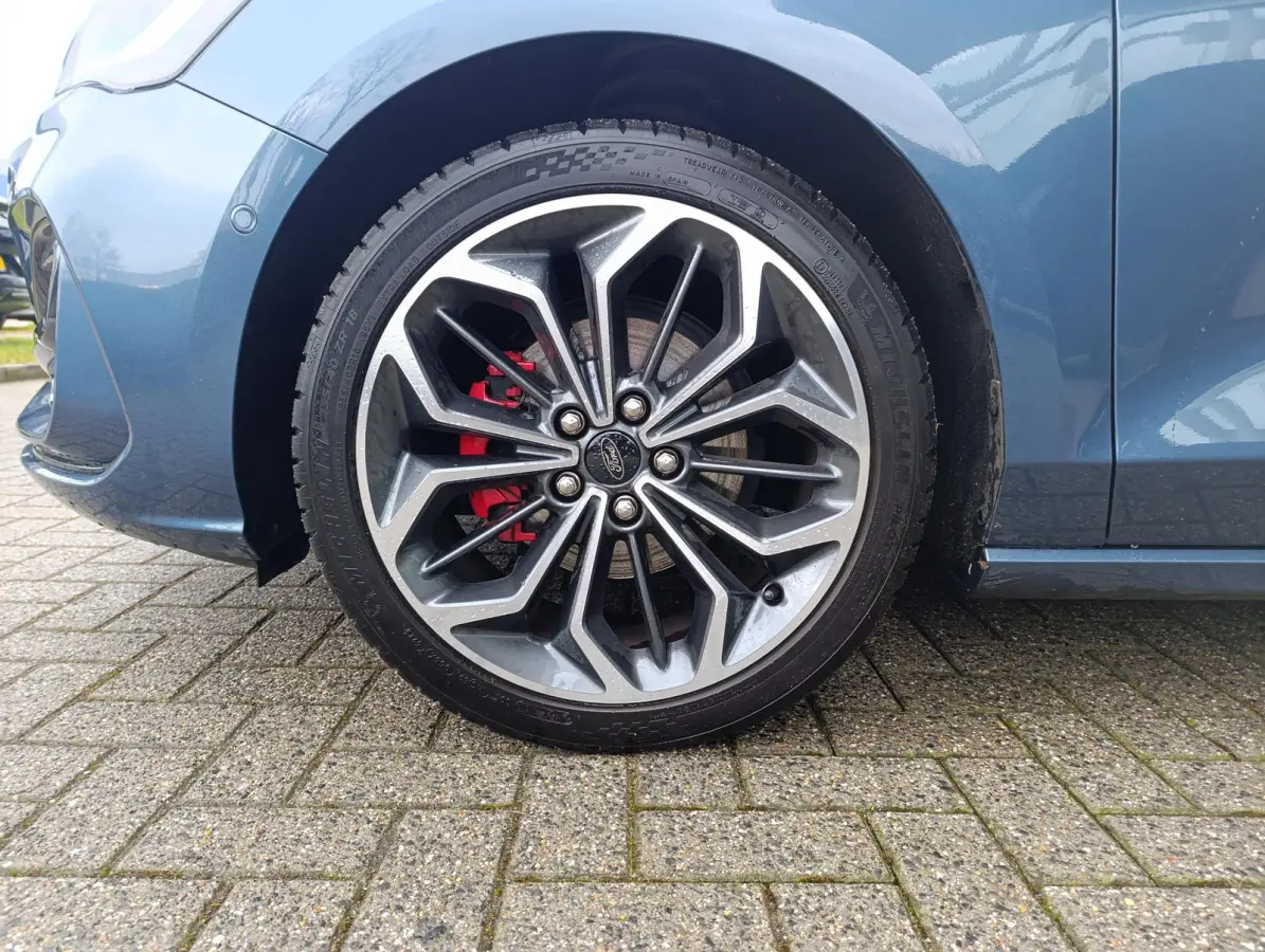 1.0 EcoBoost ST Line X Business | Adaptieve Cruise Control | Trekhaak | Stoel/stuur voorruitverwarming | 18 inch LMV | Dodehoekdetectie | Elek. achterklep