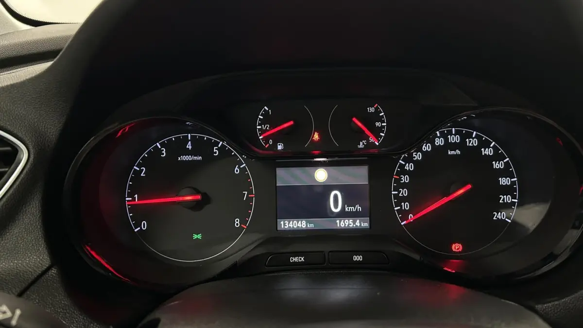1.2 Turbo 120 Jaar Edition NAVI CRUISE CAMERA CARPLAY.