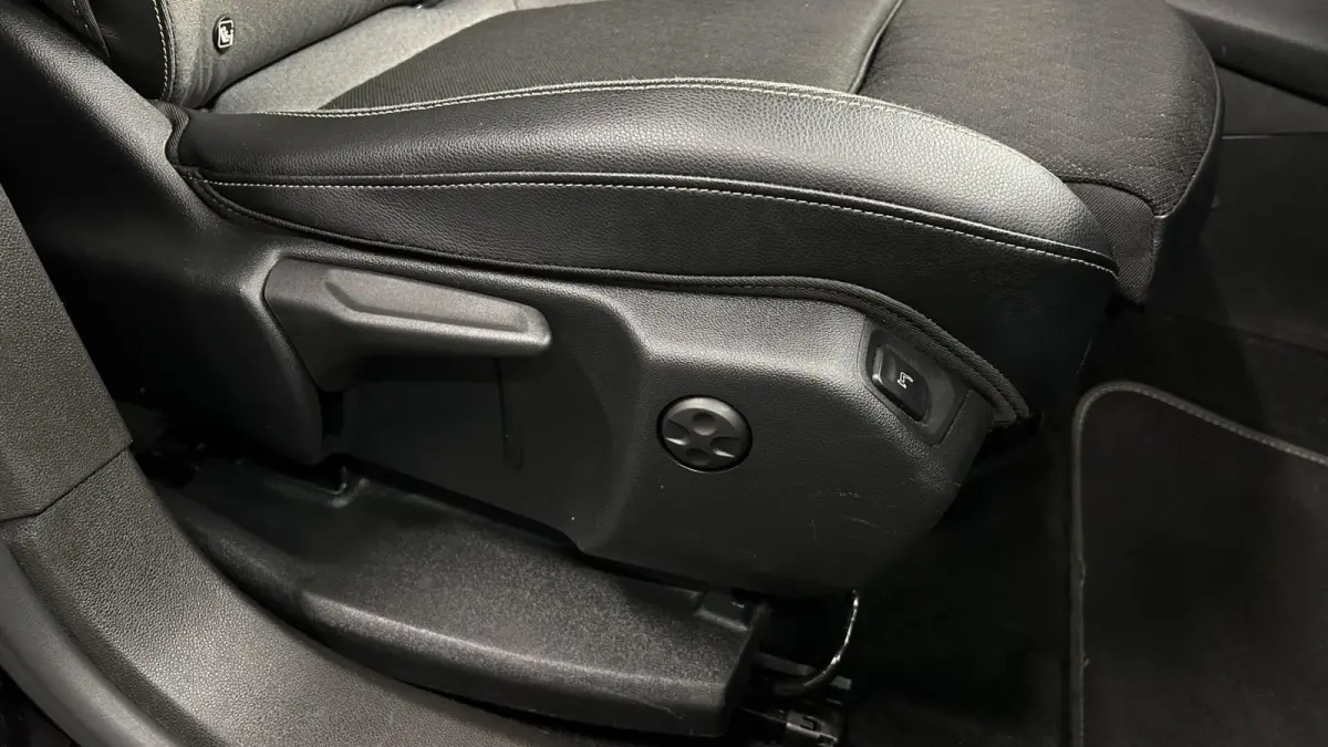 1.2 Turbo 120 Jaar Edition NAVI CRUISE CAMERA CARPLAY.