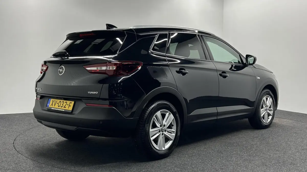 1.2 Turbo 120 Jaar Edition NAVI CRUISE CAMERA CARPLAY.