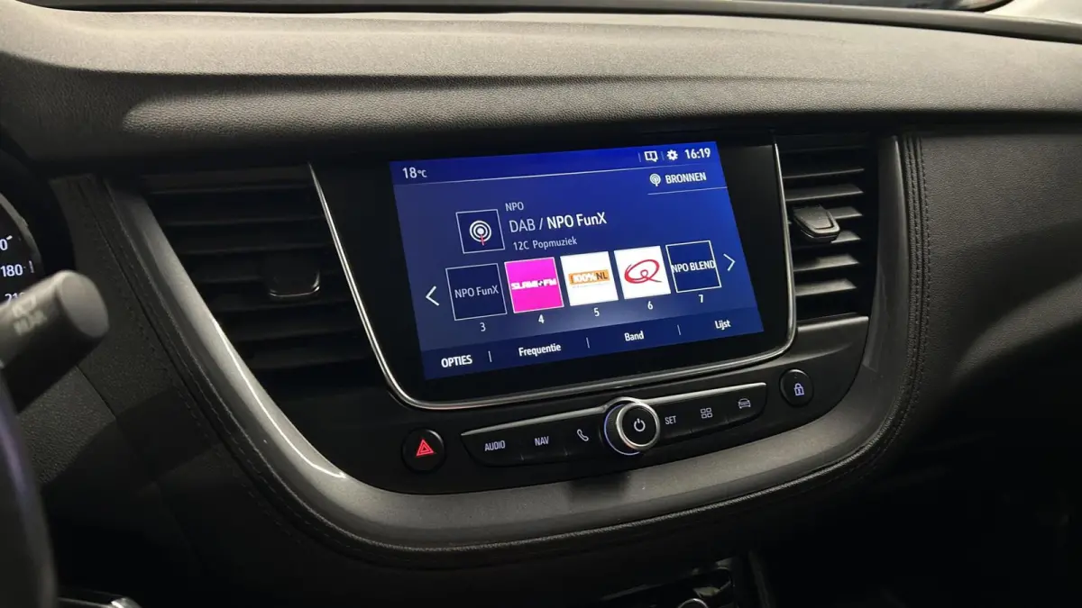 1.2 Turbo 120 Jaar Edition NAVI CRUISE CAMERA CARPLAY.