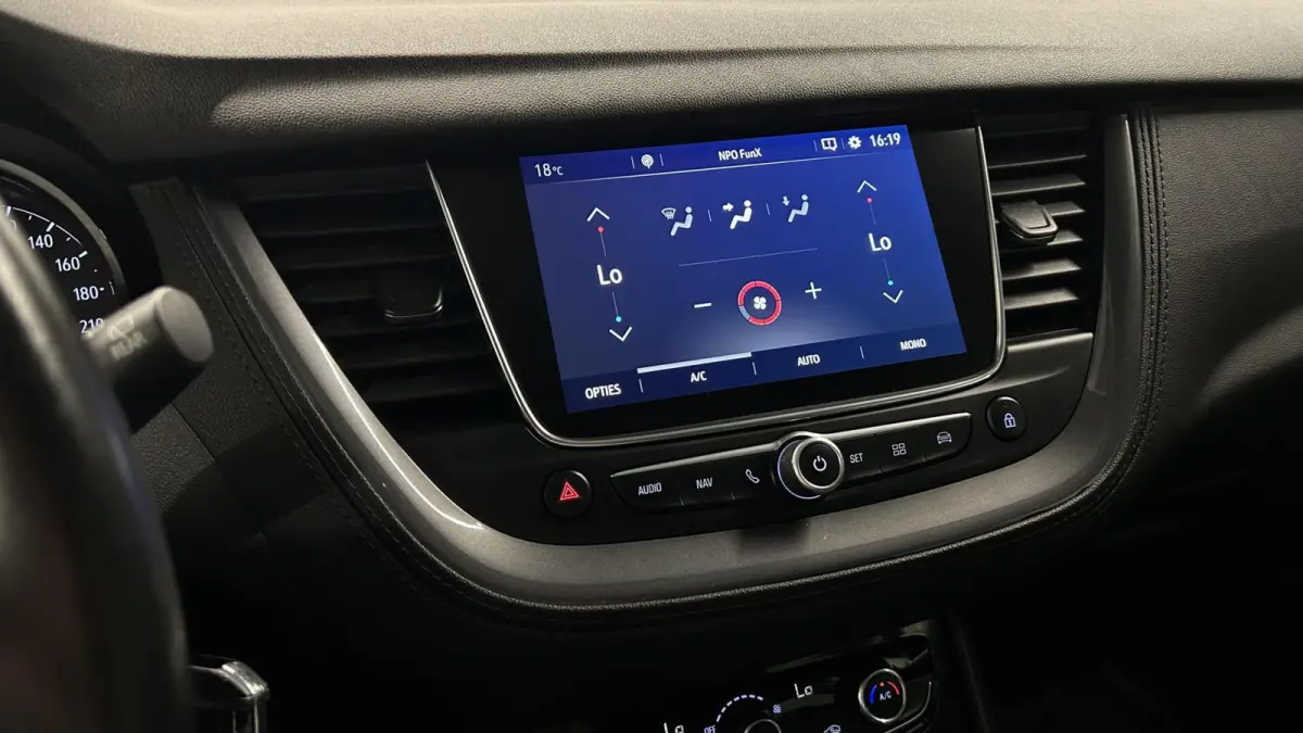 1.2 Turbo 120 Jaar Edition NAVI CRUISE CAMERA CARPLAY.