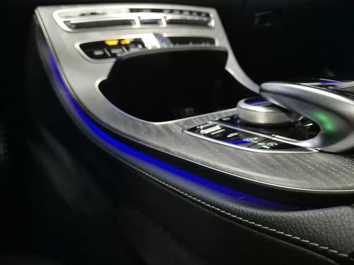 350 d 4MATIC Premium Plus (BTW auto) Burmester / Schuif-kanteldak / Luchtvering. Volle auto.