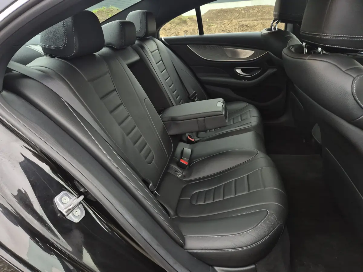 350 d 4MATIC Premium Plus (BTW auto) Burmester / Schuif-kanteldak / Luchtvering. Volle auto.