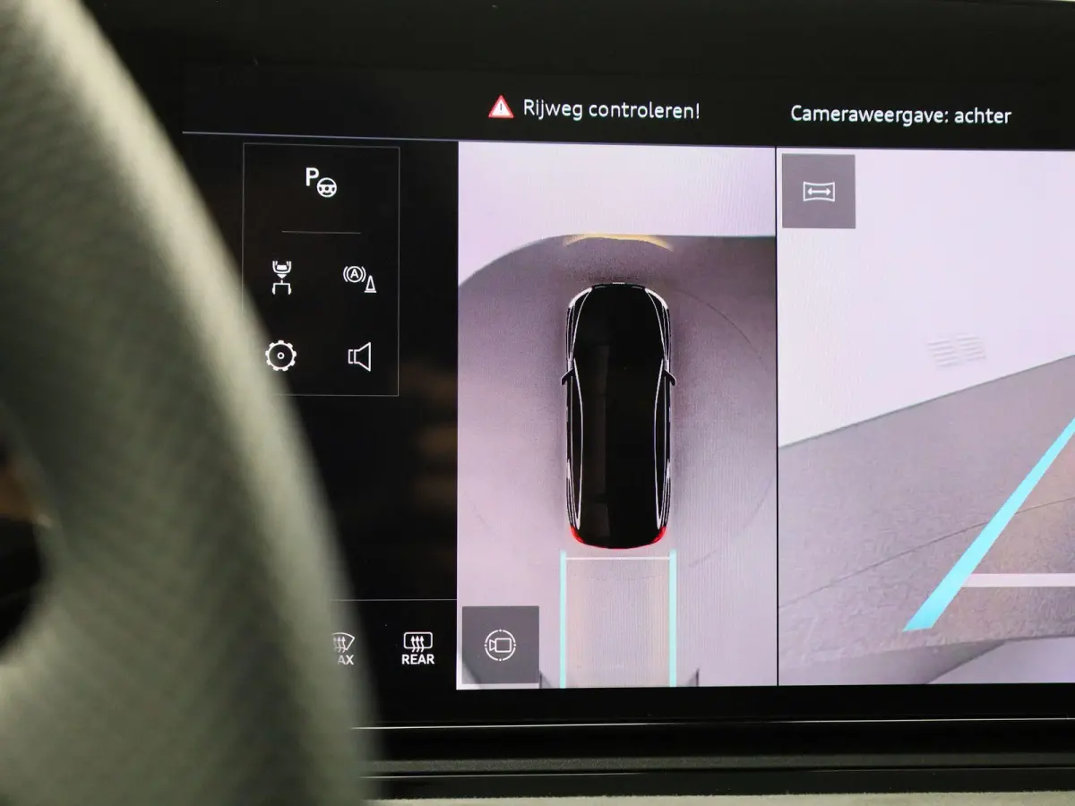 edition quattro 100 kWh l SoH 99% | Adaptive cruise control l Panorama-glasdak l Airco l B&O Premium soundsysteem l Stoelverwarming l Adaptive air suspension l Verwarmbaar stuurwiel l Warmte