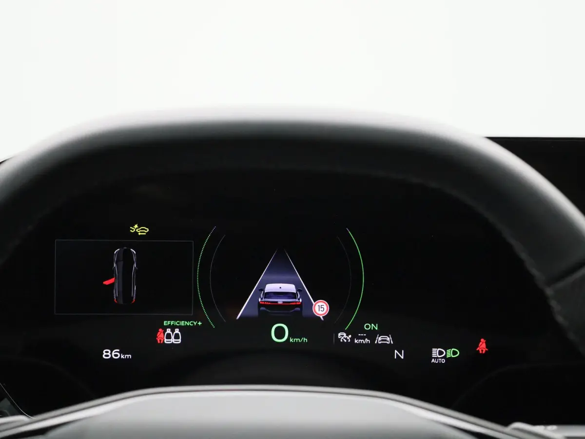 edition quattro 100 kWh l SoH 99% | Adaptive cruise control l Panorama-glasdak l Airco l B&O Premium soundsysteem l Stoelverwarming l Adaptive air suspension l Verwarmbaar stuurwiel l Warmte