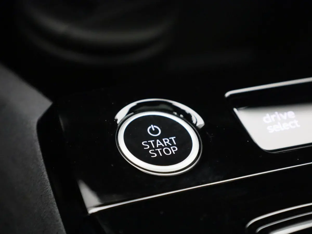 edition quattro 100 kWh l SoH 99% | Adaptive cruise control l Panorama-glasdak l Airco l B&O Premium soundsysteem l Stoelverwarming l Adaptive air suspension l Verwarmbaar stuurwiel l Warmte