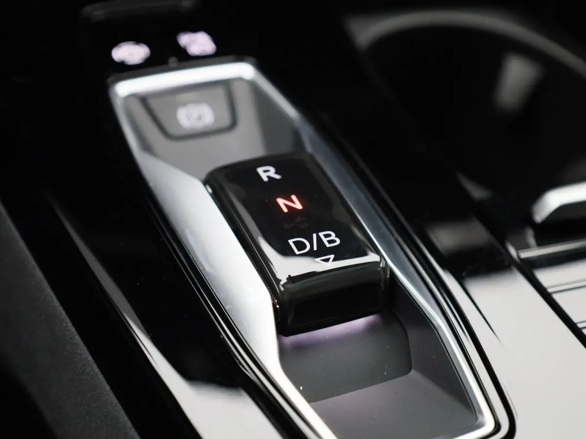 edition quattro 100 kWh l SoH 99% | Adaptive cruise control l Panorama-glasdak l Airco l B&O Premium soundsysteem l Stoelverwarming l Adaptive air suspension l Verwarmbaar stuurwiel l Warmte