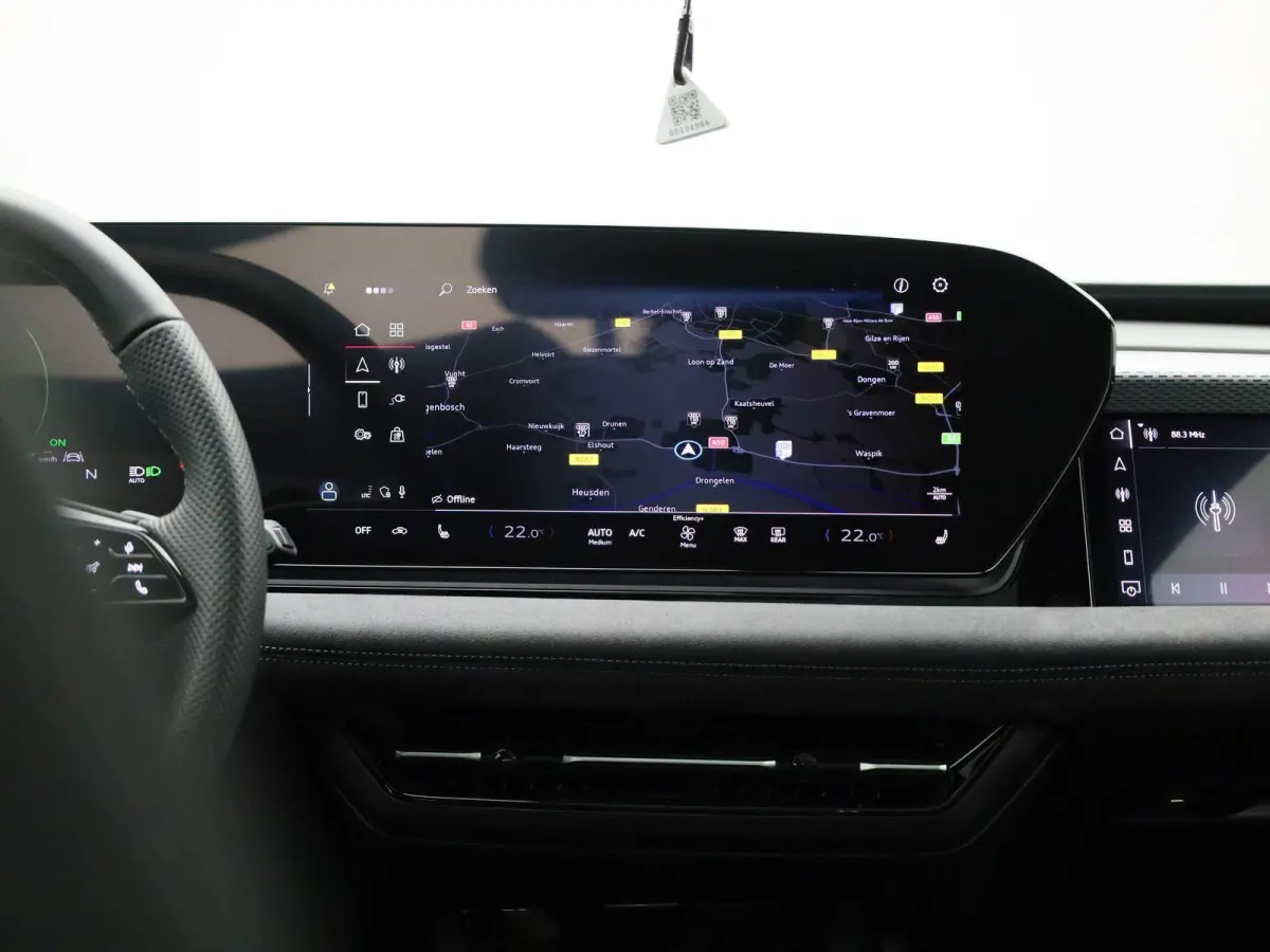edition quattro 100 kWh l SoH 99% | Adaptive cruise control l Panorama-glasdak l Airco l B&O Premium soundsysteem l Stoelverwarming l Adaptive air suspension l Verwarmbaar stuurwiel l Warmte