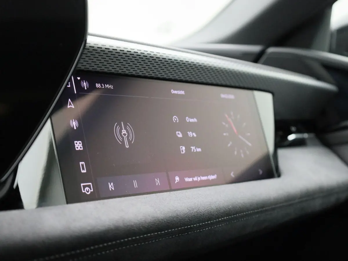 edition quattro 100 kWh l SoH 99% | Adaptive cruise control l Panorama-glasdak l Airco l B&O Premium soundsysteem l Stoelverwarming l Adaptive air suspension l Verwarmbaar stuurwiel l Warmte