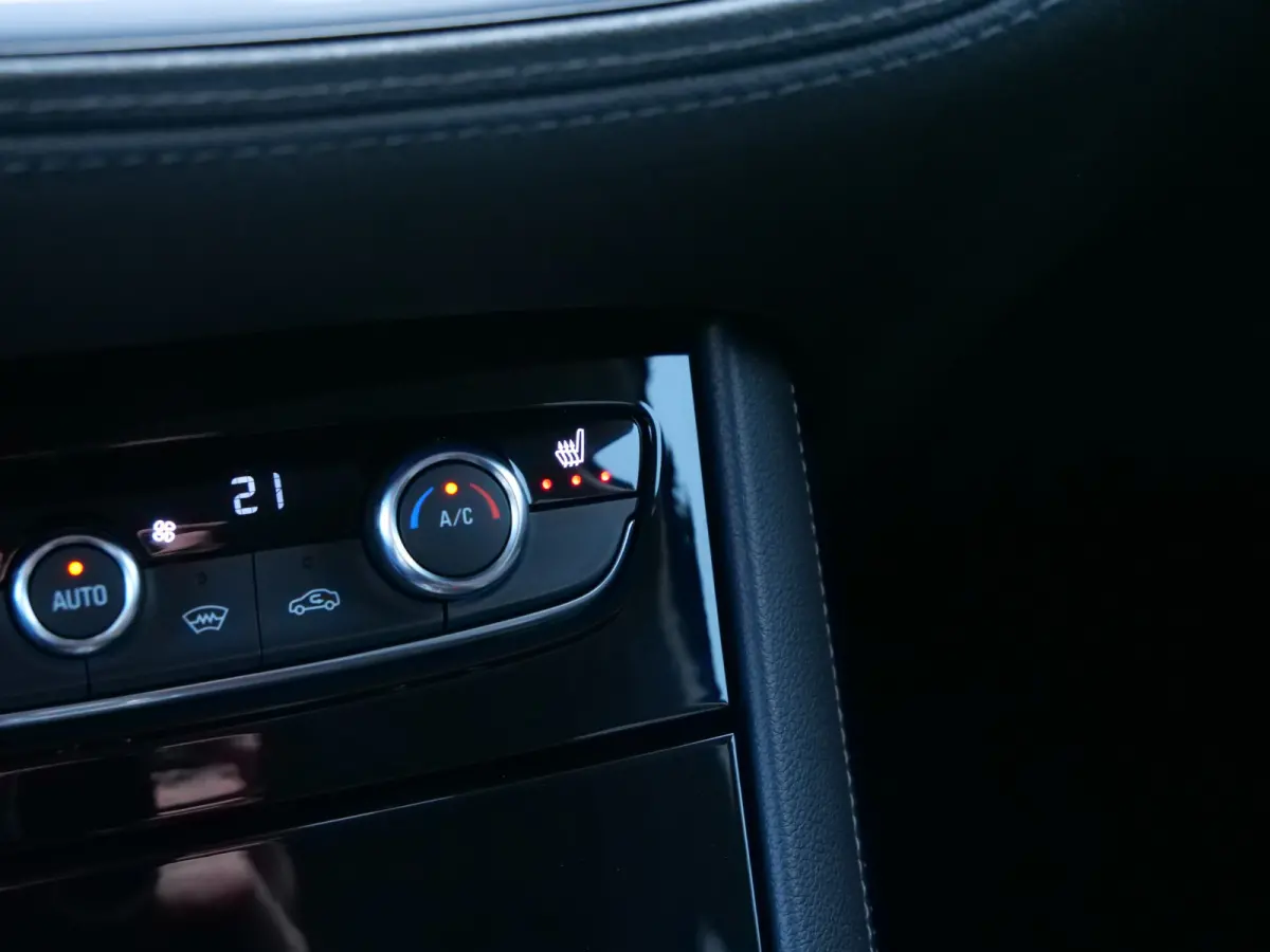 1.6 Turbo Hybrid4 Ultimate 300 Pk Automaat Navi / DAB / Apple Carplay / Camera / Stoelverwarming