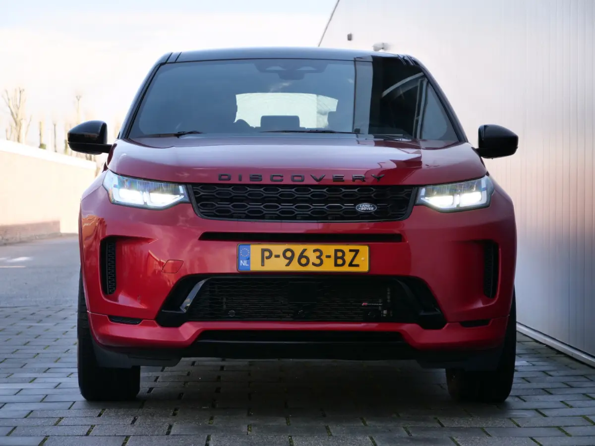 P300e 1.5 R-Dynamic SE 309 Pk Automaat Navi / DAB / Pano-dak / Camera / Leer / Stoelverwarming
