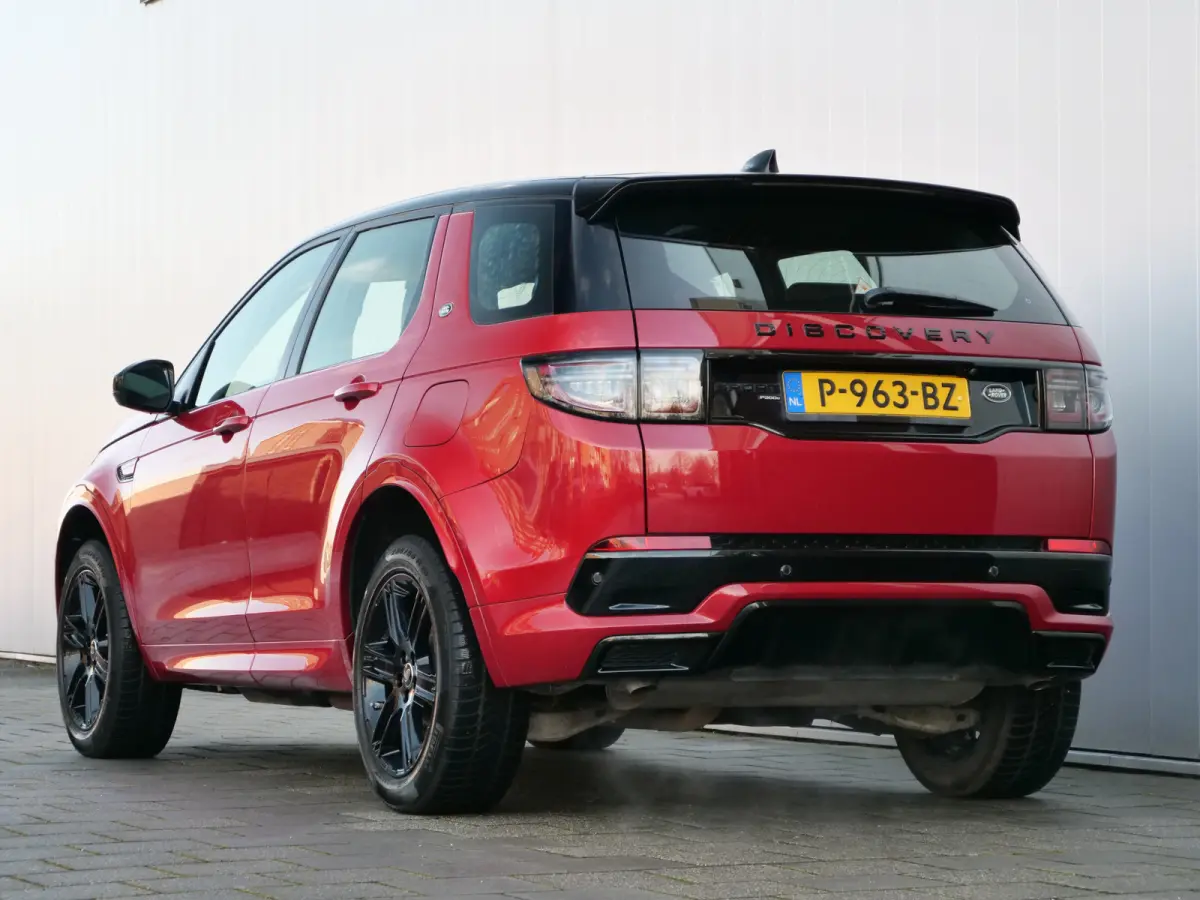 P300e 1.5 R-Dynamic SE 309 Pk Automaat Navi / DAB / Pano-dak / Camera / Leer / Stoelverwarming