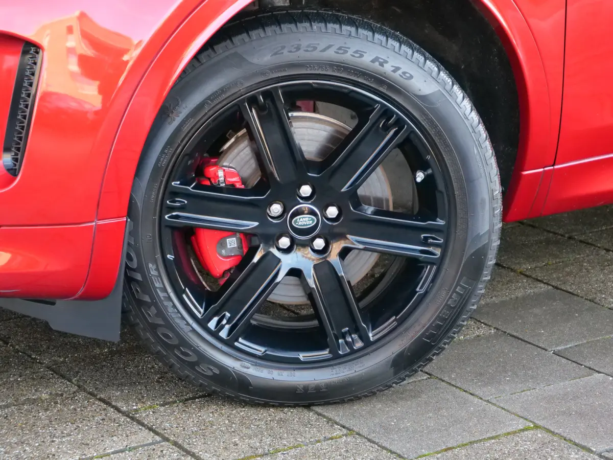 P300e 1.5 R-Dynamic SE 309 Pk Automaat Navi / DAB / Pano-dak / Camera / Leer / Stoelverwarming