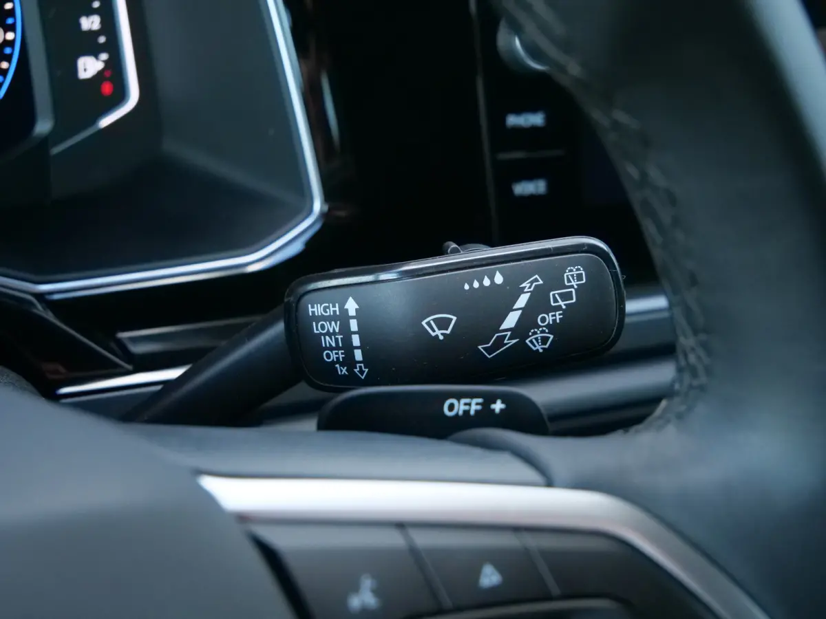 1.0 TSI R-Line 116 Pk Automaat Apple Carplay / DAB / Camera / PDC
