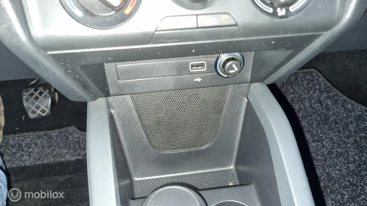 1.0 Active ,Airco , Bluetooth, Sloelverwarming