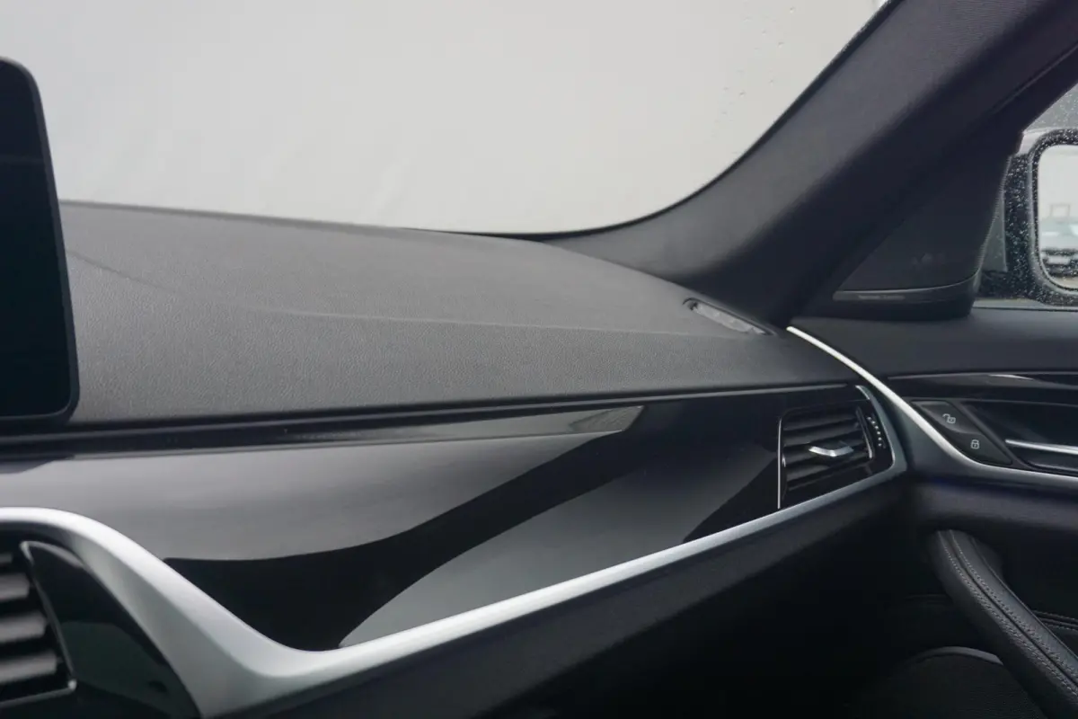 M550i xDrive Schuif-/kanteldak / Laserlight /  Head-Up Display / Harman Kardon / Soft Close