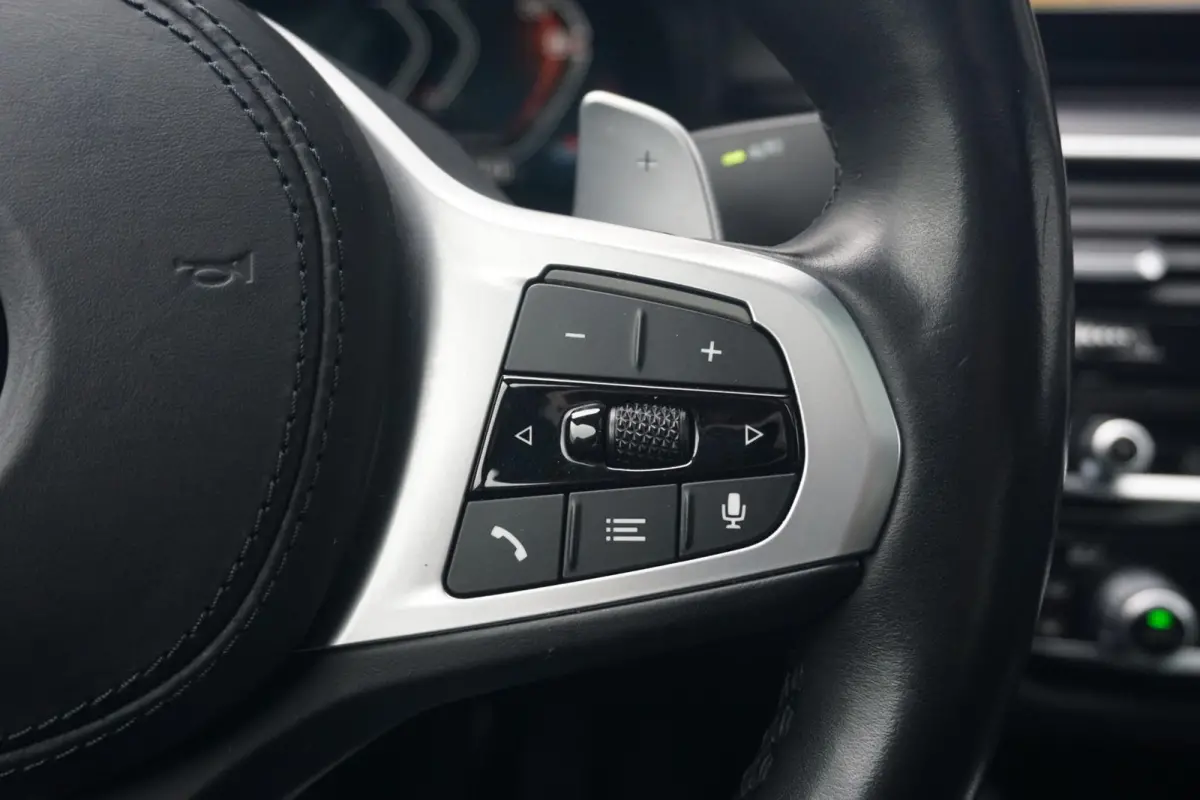 M550i xDrive Schuif-/kanteldak / Laserlight /  Head-Up Display / Harman Kardon / Soft Close