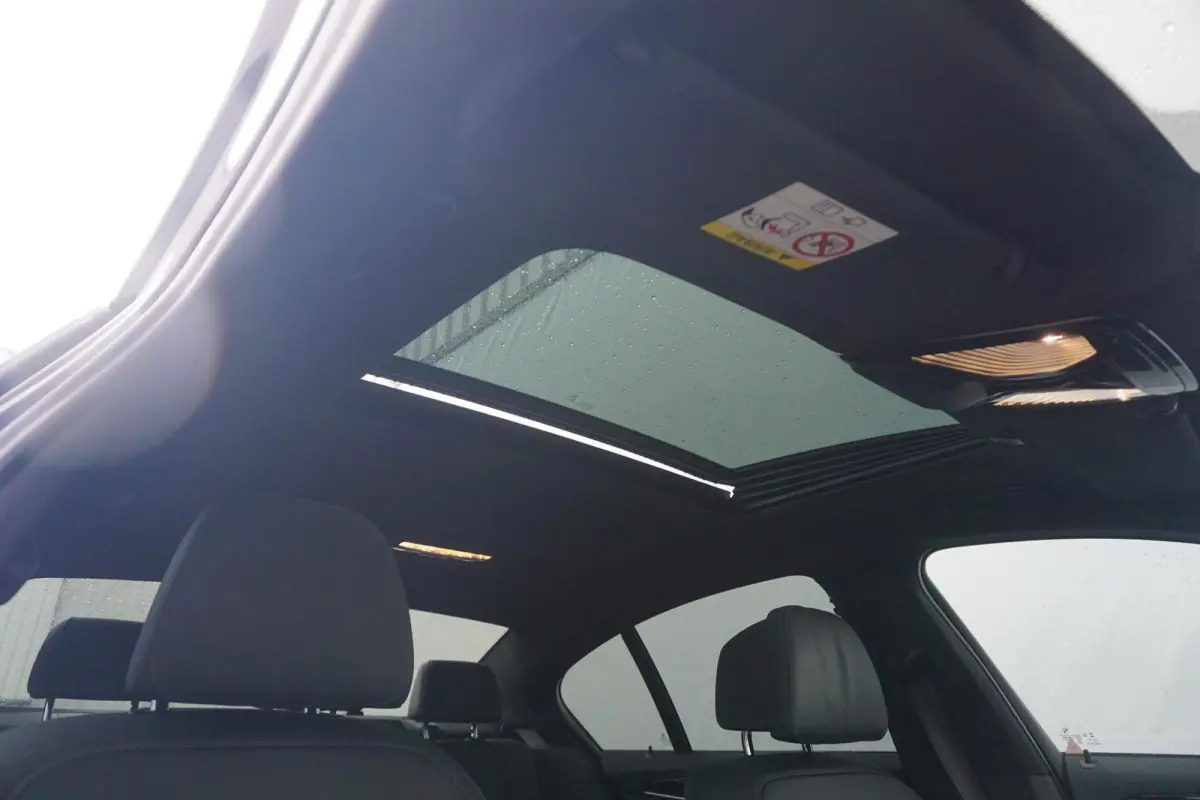 M550i xDrive Schuif-/kanteldak / Laserlight /  Head-Up Display / Harman Kardon / Soft Close