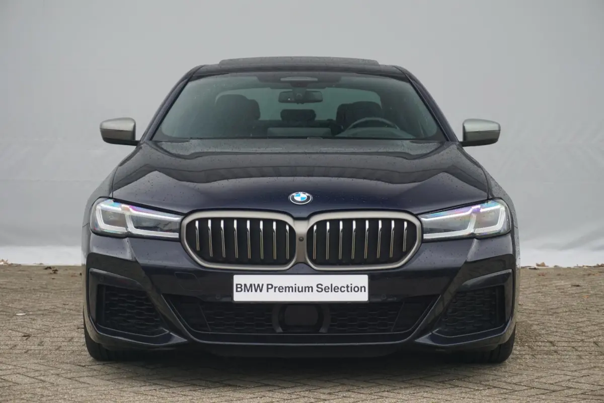 M550i xDrive Schuif-/kanteldak / Laserlight /  Head-Up Display / Harman Kardon / Soft Close