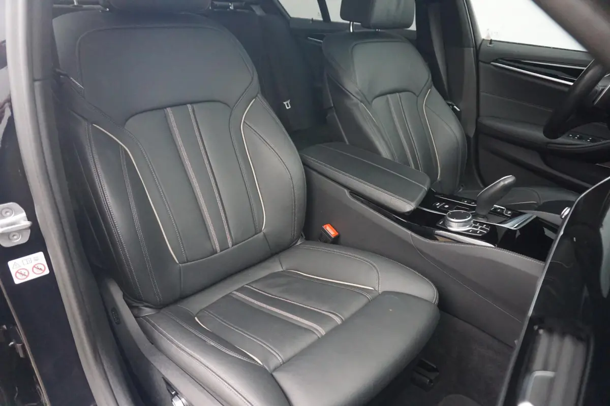 M550i xDrive Schuif-/kanteldak / Laserlight /  Head-Up Display / Harman Kardon / Soft Close