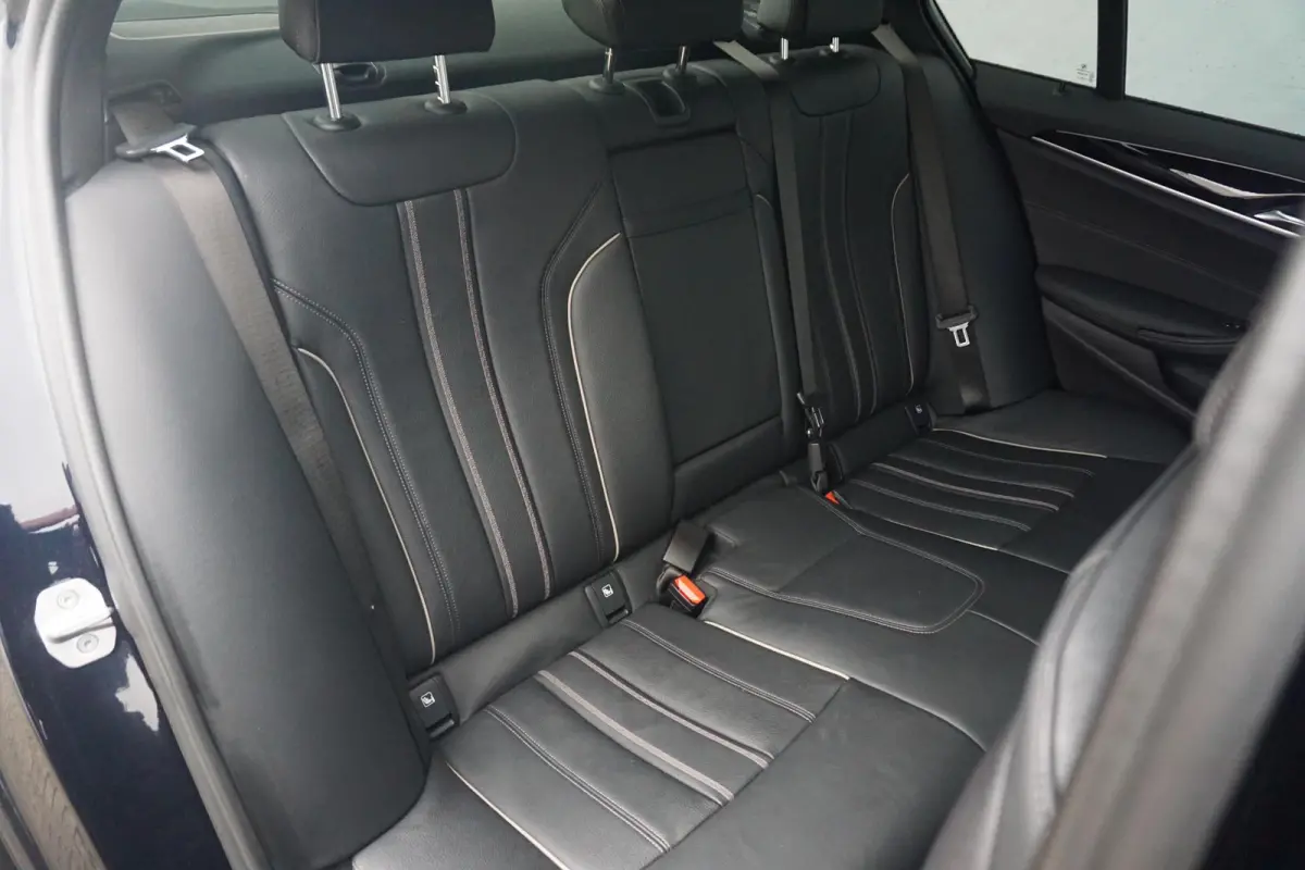 M550i xDrive Schuif-/kanteldak / Laserlight /  Head-Up Display / Harman Kardon / Soft Close