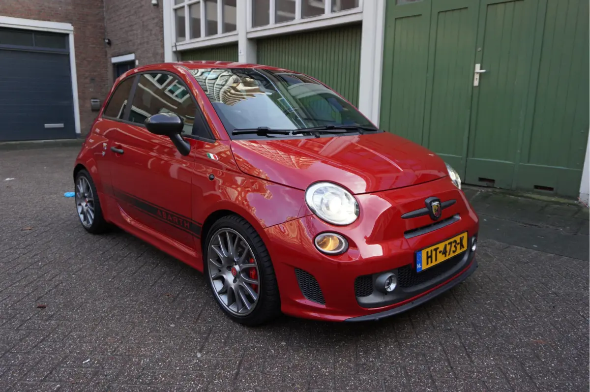 1.4 T-Jet Abarth 595 Competizione BREMBO | CARBON | INTERSCOPE | Schaalstoelen | 4 pijps Sportuitlaat | Leer | Liefhebbers auto