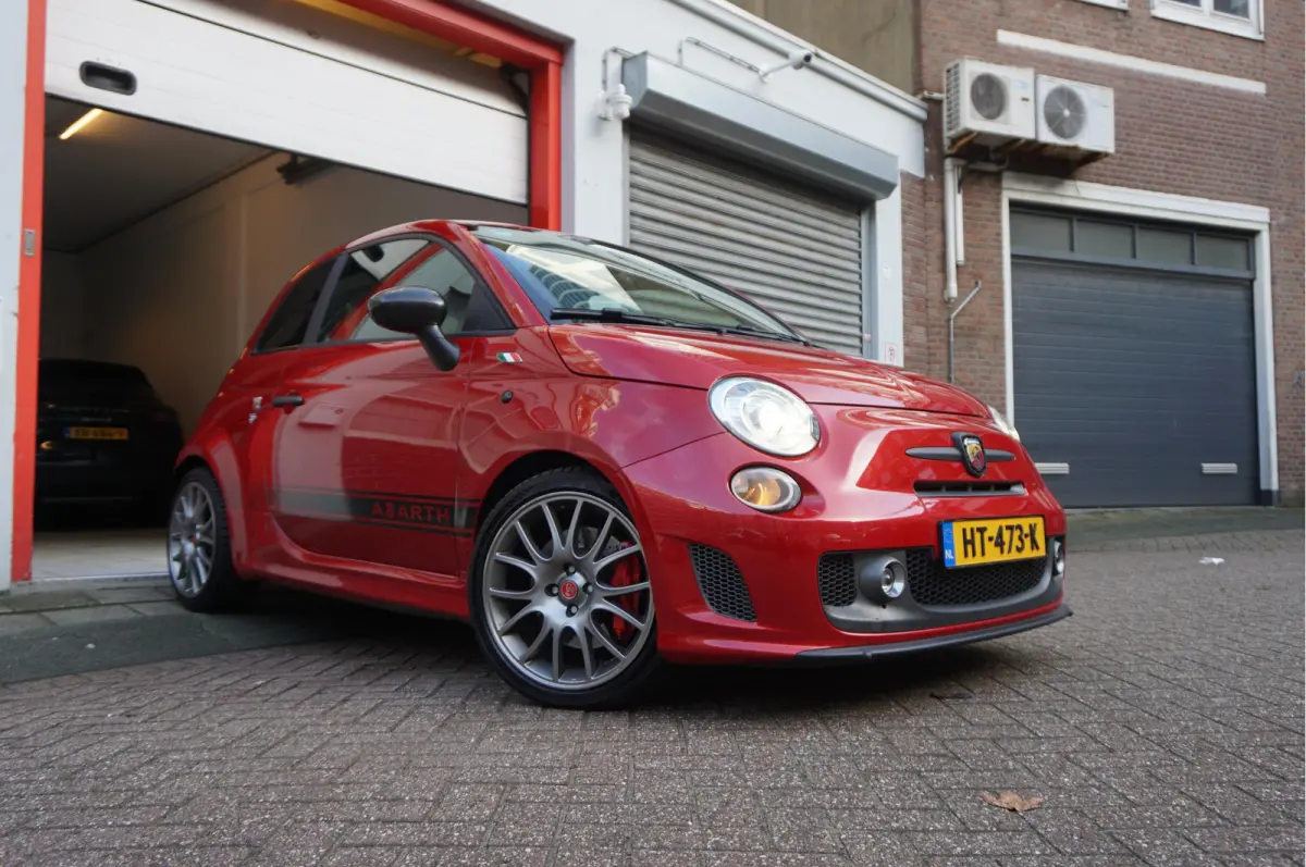 1.4 T-Jet Abarth 595 Competizione BREMBO | CARBON | INTERSCOPE | Schaalstoelen | 4 pijps Sportuitlaat | Leer | Liefhebbers auto