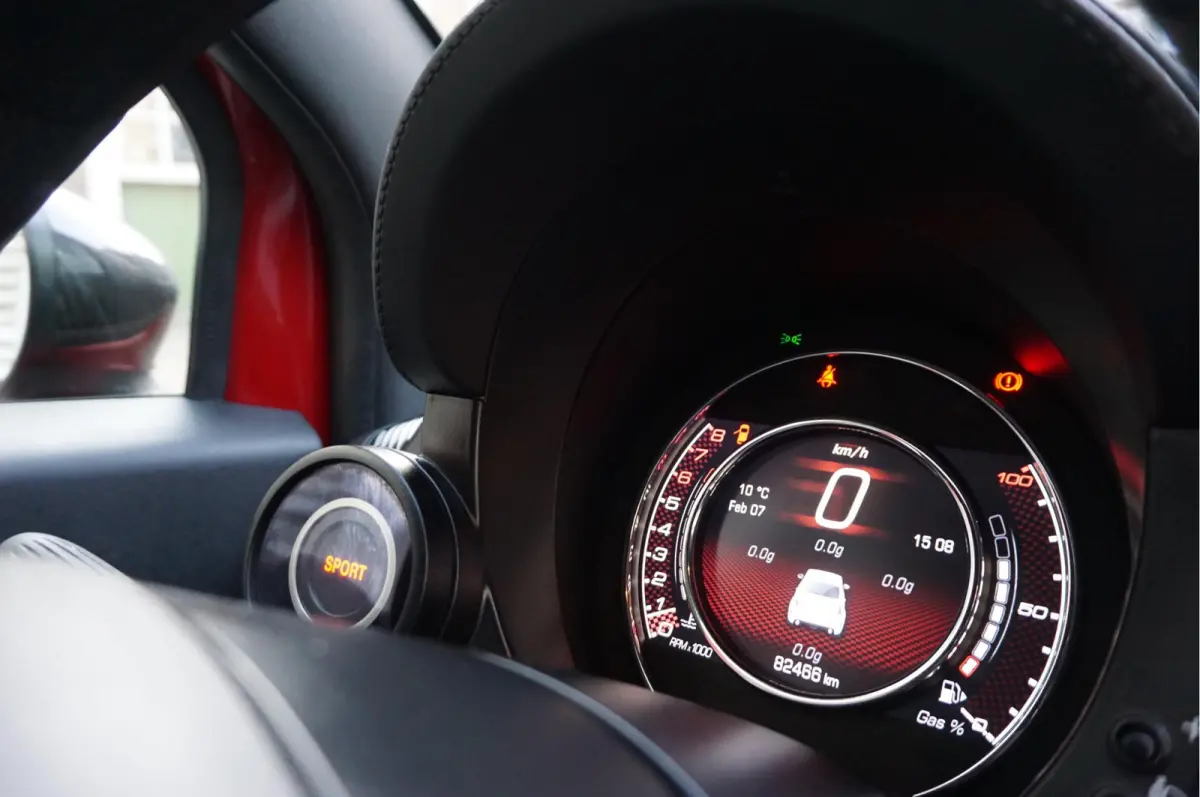 1.4 T-Jet Abarth 595 Competizione BREMBO | CARBON | INTERSCOPE | Schaalstoelen | 4 pijps Sportuitlaat | Leer | Liefhebbers auto