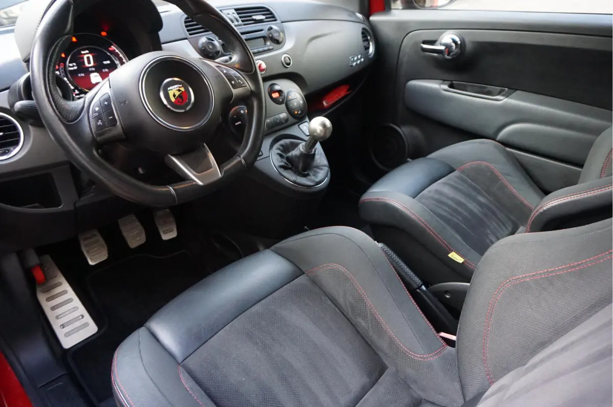 1.4 T-Jet Abarth 595 Competizione BREMBO | CARBON | INTERSCOPE | Schaalstoelen | 4 pijps Sportuitlaat | Leer | Liefhebbers auto