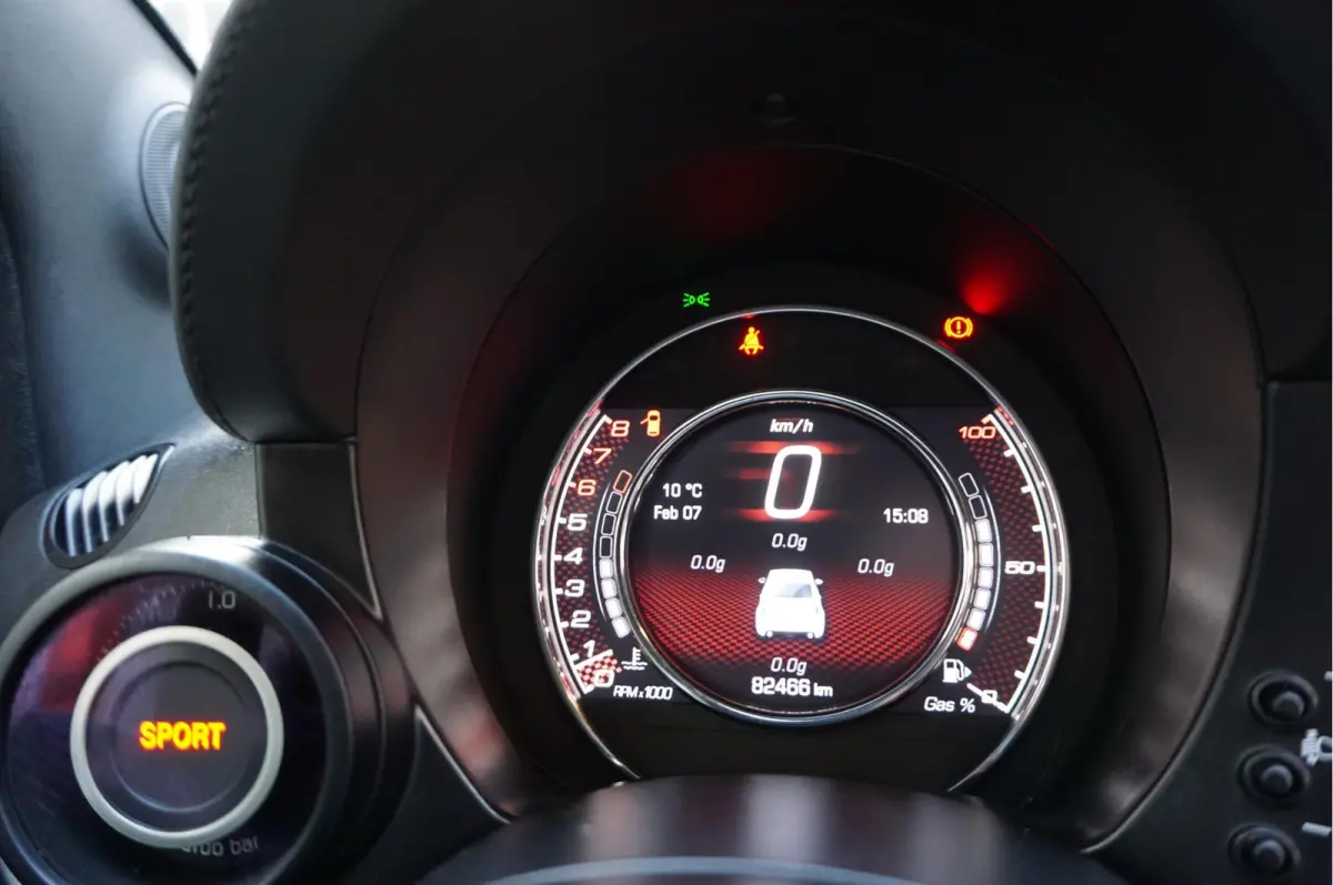 1.4 T-Jet Abarth 595 Competizione BREMBO | CARBON | INTERSCOPE | Schaalstoelen | 4 pijps Sportuitlaat | Leer | Liefhebbers auto