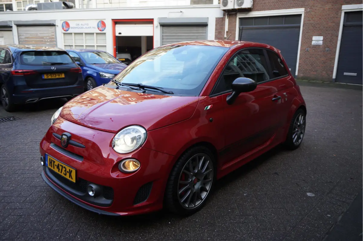 1.4 T-Jet Abarth 595 Competizione BREMBO | CARBON | INTERSCOPE | Schaalstoelen | 4 pijps Sportuitlaat | Leer | Liefhebbers auto