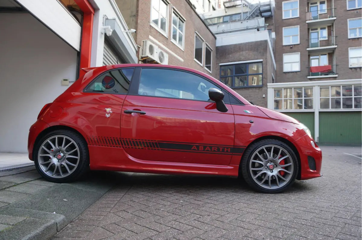 1.4 T-Jet Abarth 595 Competizione BREMBO | CARBON | INTERSCOPE | Schaalstoelen | 4 pijps Sportuitlaat | Leer | Liefhebbers auto
