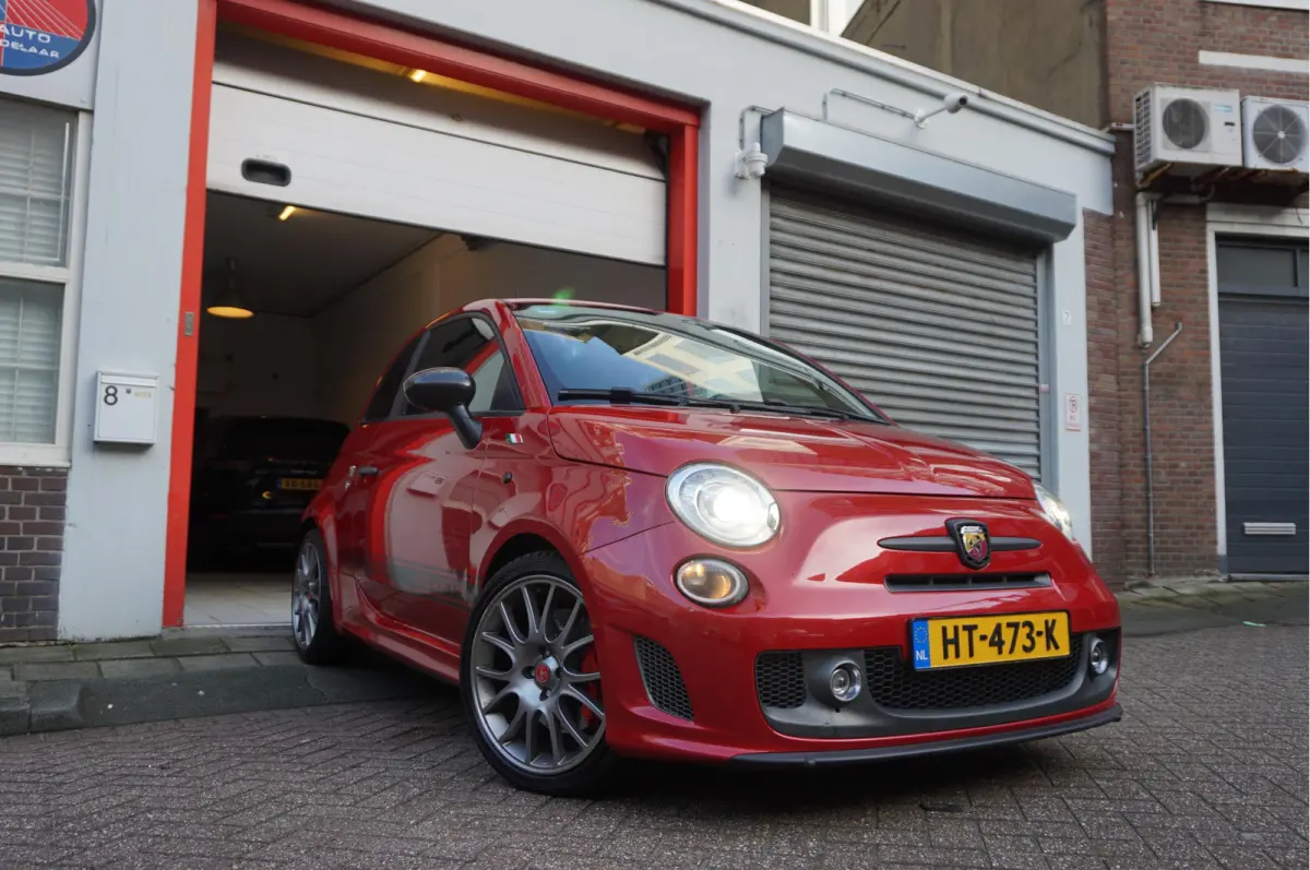 1.4 T-Jet Abarth 595 Competizione BREMBO | CARBON | INTERSCOPE | Schaalstoelen | 4 pijps Sportuitlaat | Leer | Liefhebbers auto