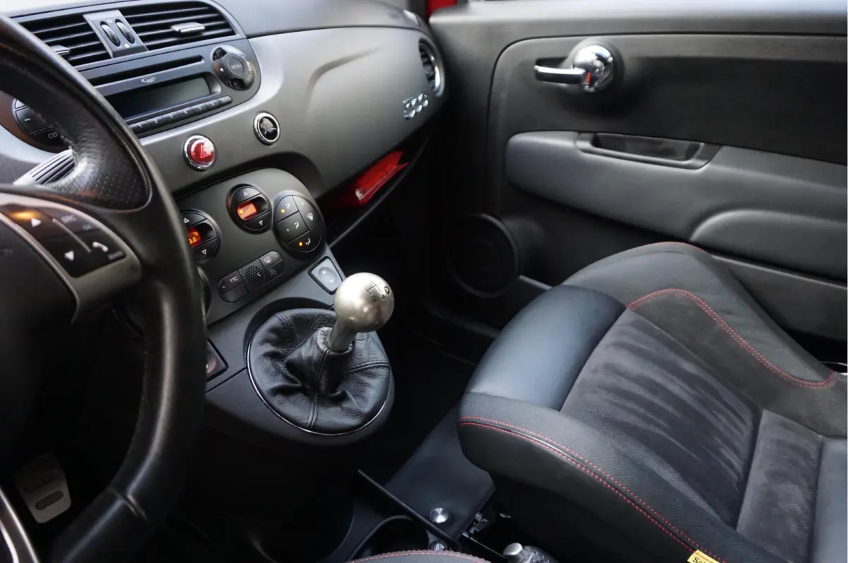 1.4 T-Jet Abarth 595 Competizione BREMBO | CARBON | INTERSCOPE | Schaalstoelen | 4 pijps Sportuitlaat | Leer | Liefhebbers auto